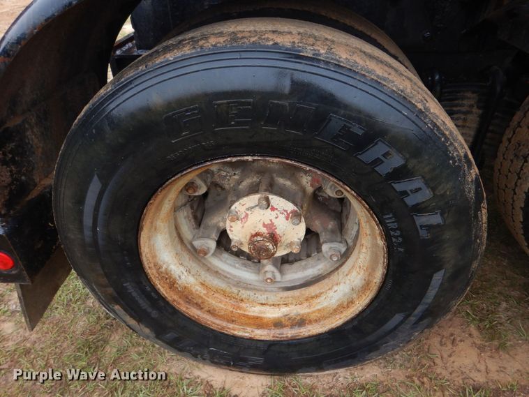 image for item DP8598 2004 Mack CX612  roll-off container truck