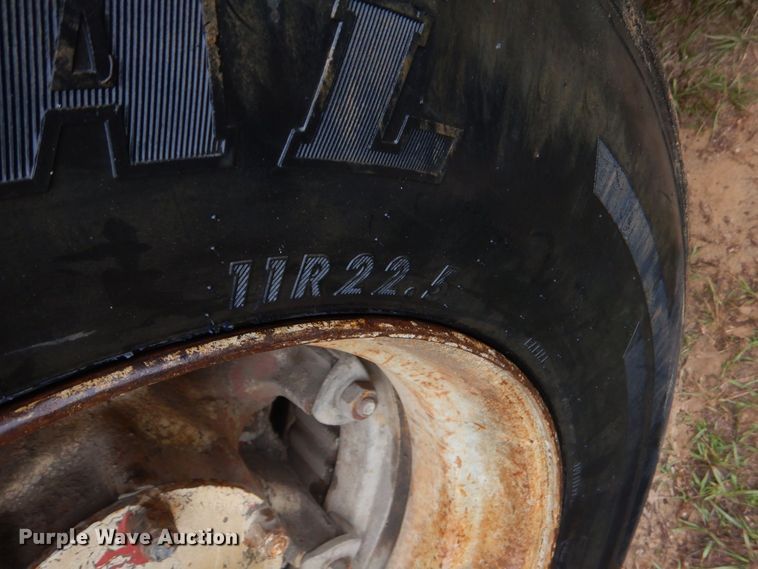 image for item DP8598 2004 Mack CX612  roll-off container truck