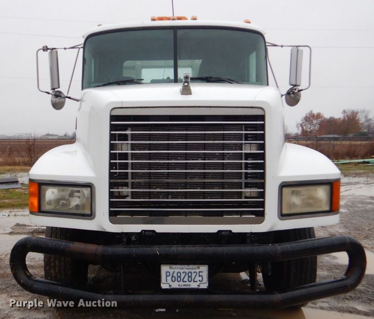 image for item DP8602 1998 Mack CH613  semi truck