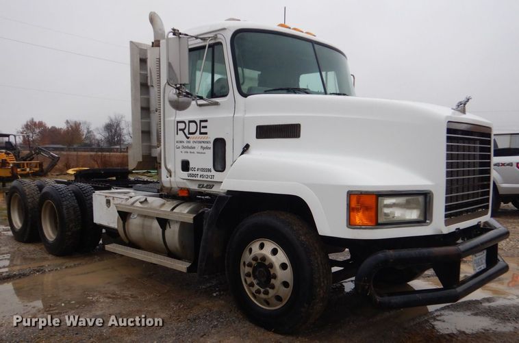 image for item DP8602 1998 Mack CH613  semi truck