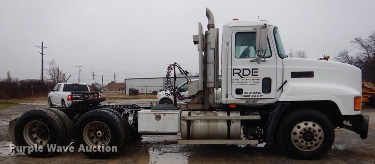 image for item DP8602 1998 Mack CH613  semi truck