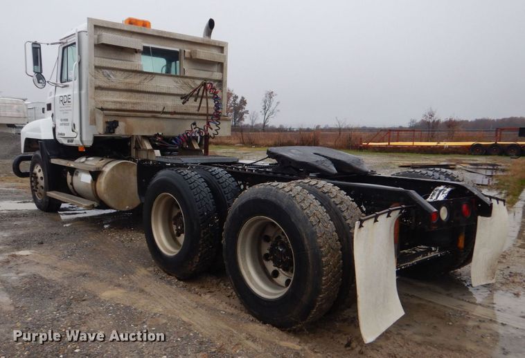 image for item DP8602 1998 Mack CH613  semi truck