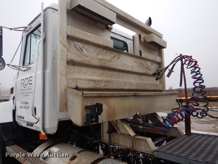 image for item DP8602 1998 Mack CH613  semi truck