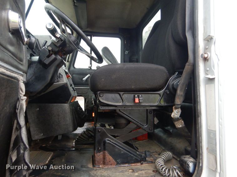 image for item DP8602 1998 Mack CH613  semi truck