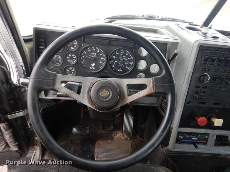 image for item DP8602 1998 Mack CH613  semi truck