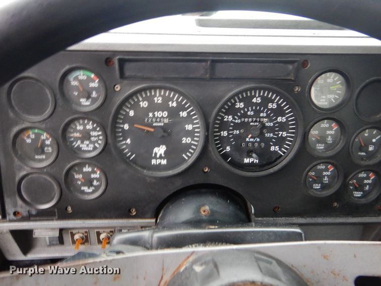 image for item DP8602 1998 Mack CH613  semi truck