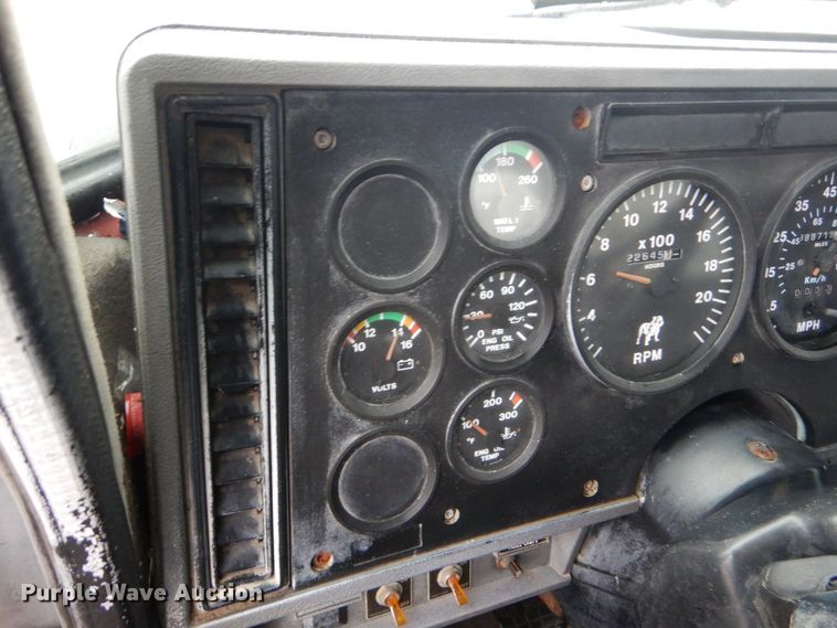 image for item DP8602 1998 Mack CH613  semi truck