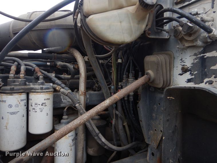 image for item DP8602 1998 Mack CH613  semi truck