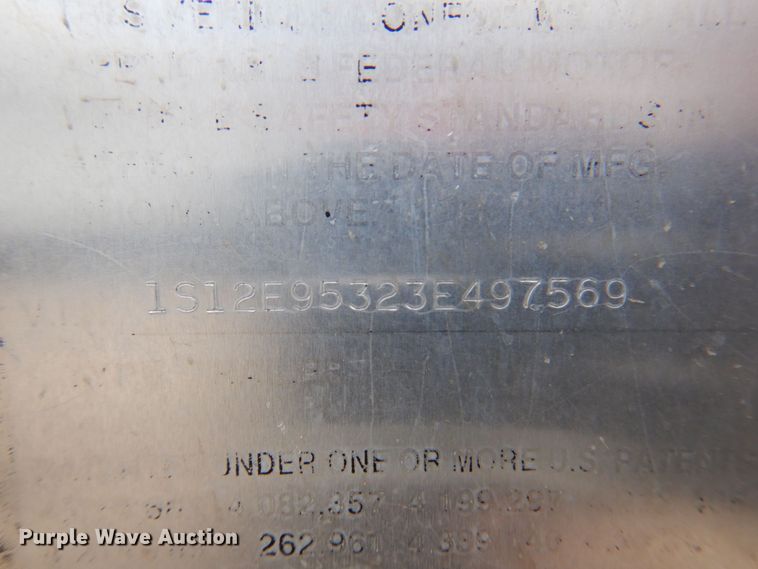 image for item DQ1913 2003 Strick Corp  dry van trailer