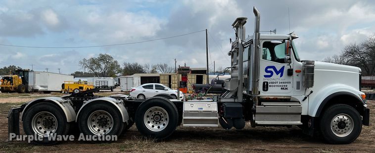 image for item DQ1933 2019 International HX520  semi truck