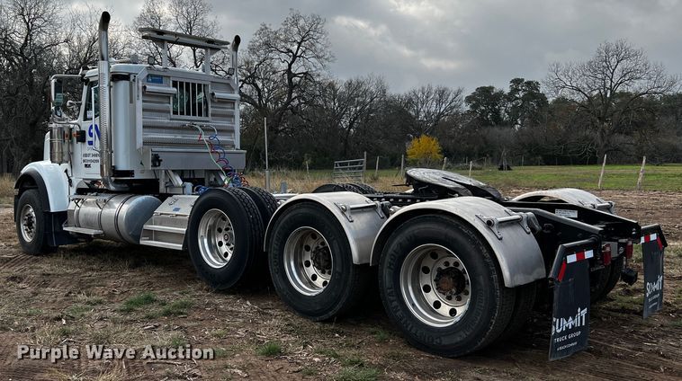 image for item DQ1933 2019 International HX520  semi truck