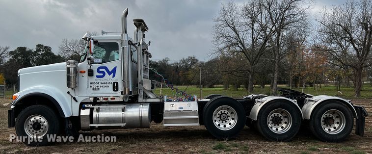 image for item DQ1933 2019 International HX520  semi truck