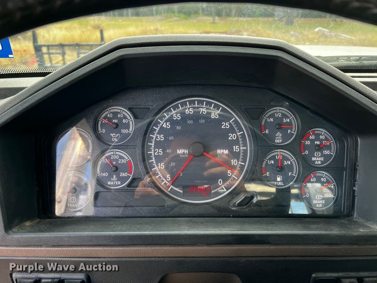 image for item DQ1933 2019 International HX520  semi truck