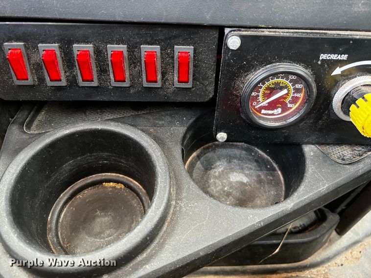 image for item DQ1933 2019 International HX520  semi truck