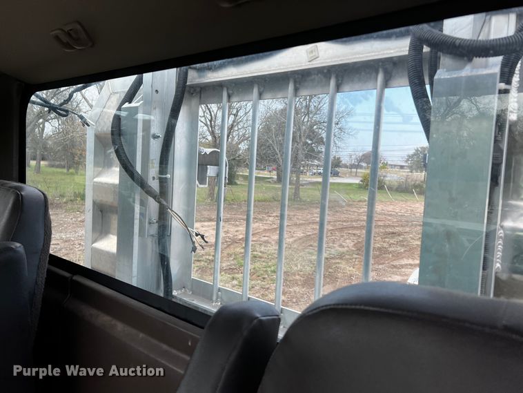 image for item DQ1933 2019 International HX520  semi truck