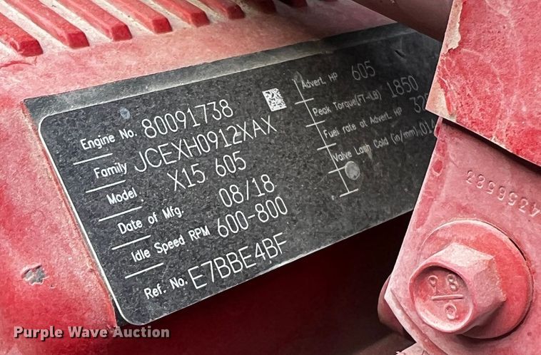 image for item DQ1933 2019 International HX520  semi truck