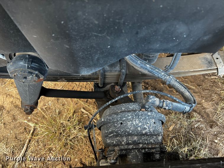 image for item DQ1933 2019 International HX520  semi truck