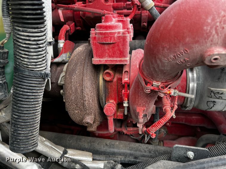 image for item DQ1933 2019 International HX520  semi truck