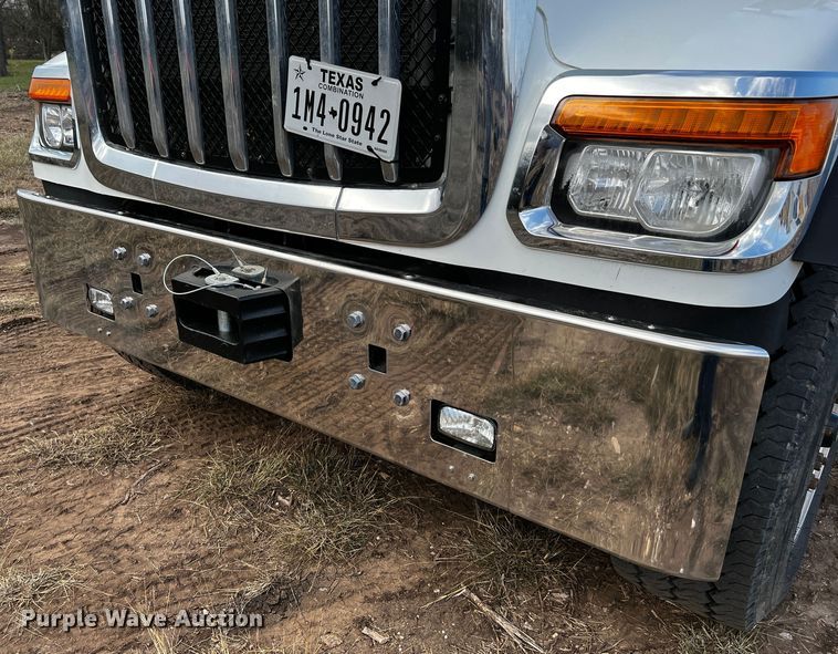 image for item DQ1933 2019 International HX520  semi truck