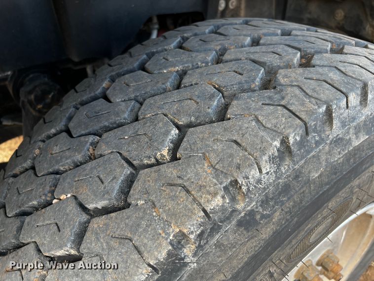 image for item DQ1933 2019 International HX520  semi truck