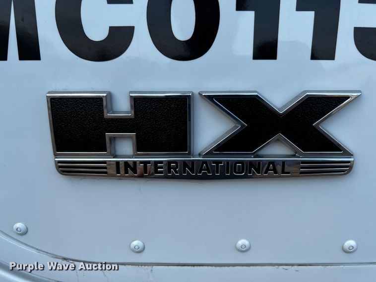 image for item DQ1933 2019 International HX520  semi truck