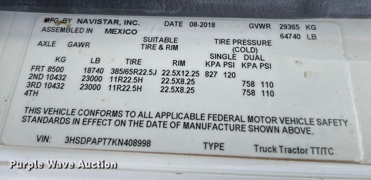 image for item DQ1933 2019 International HX520  semi truck