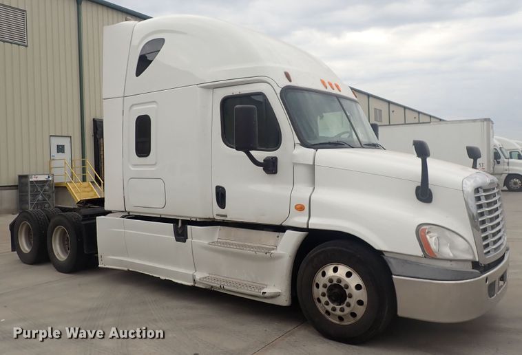 image for item DQ2978 2014 Freightliner Cascadia Evolution  semi truck