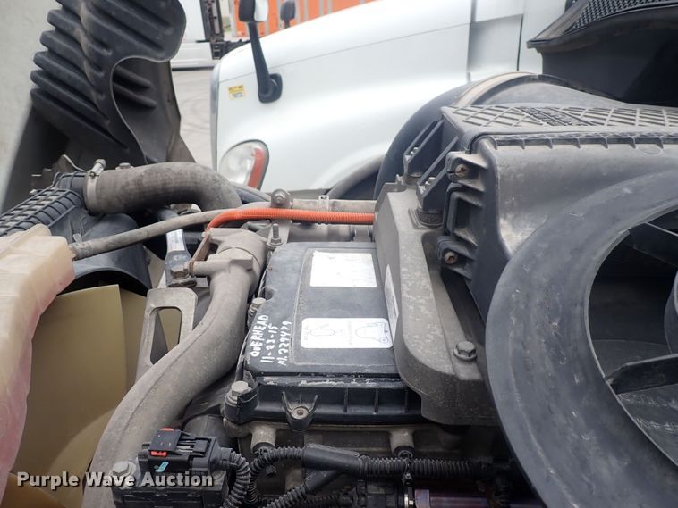 image for item DQ2978 2014 Freightliner Cascadia Evolution  semi truck