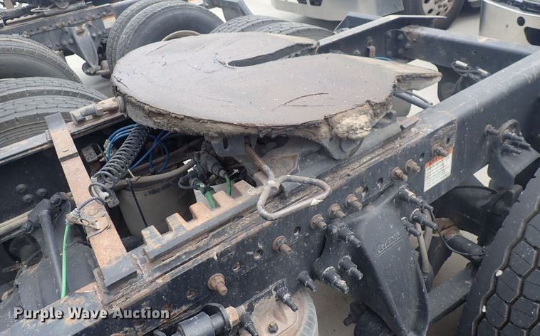 image for item DQ2978 2014 Freightliner Cascadia Evolution  semi truck