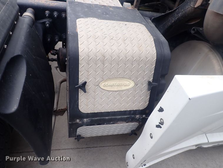 image for item DQ2978 2014 Freightliner Cascadia Evolution  semi truck