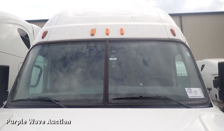 image for item DQ2978 2014 Freightliner Cascadia Evolution  semi truck