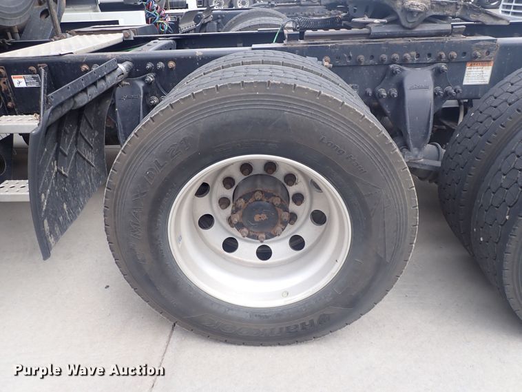 image for item DQ2978 2014 Freightliner Cascadia Evolution  semi truck