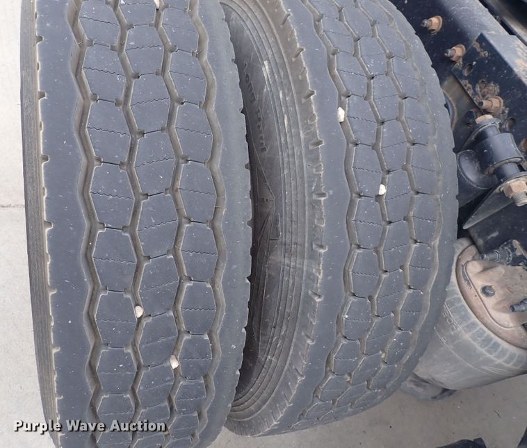 image for item DQ2978 2014 Freightliner Cascadia Evolution  semi truck