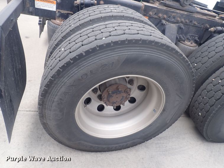 image for item DQ2978 2014 Freightliner Cascadia Evolution  semi truck