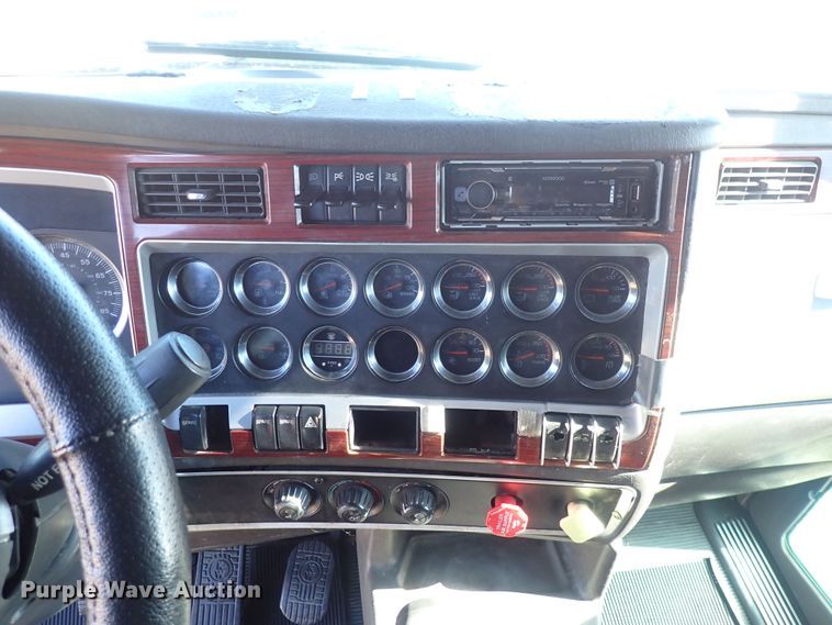 image for item DQ4997 2007 Kenworth T600  semi truck