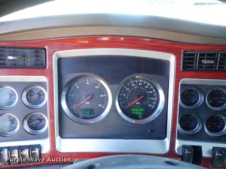 image for item DQ4997 2007 Kenworth T600  semi truck