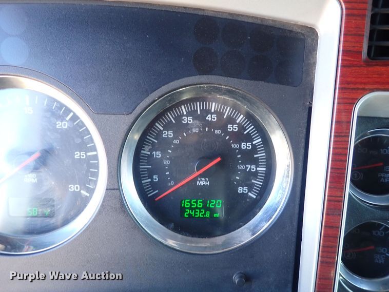 image for item DQ4997 2007 Kenworth T600  semi truck