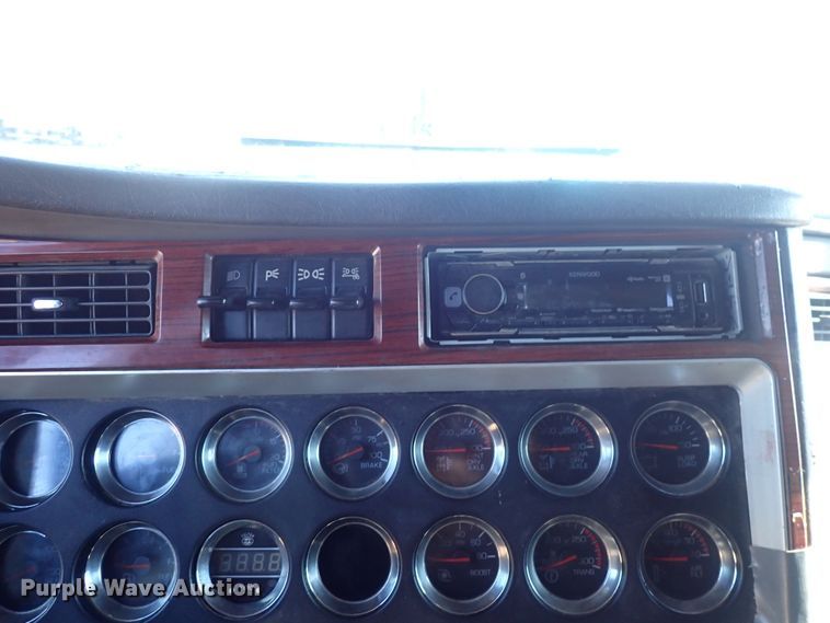 image for item DQ4997 2007 Kenworth T600  semi truck