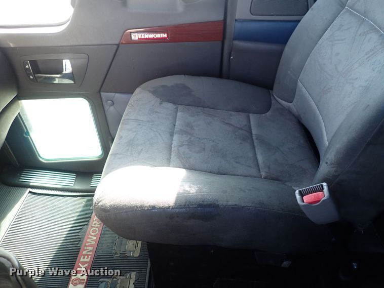 image for item DQ4997 2007 Kenworth T600  semi truck