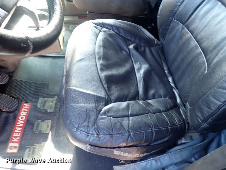 image for item DQ4997 2007 Kenworth T600  semi truck