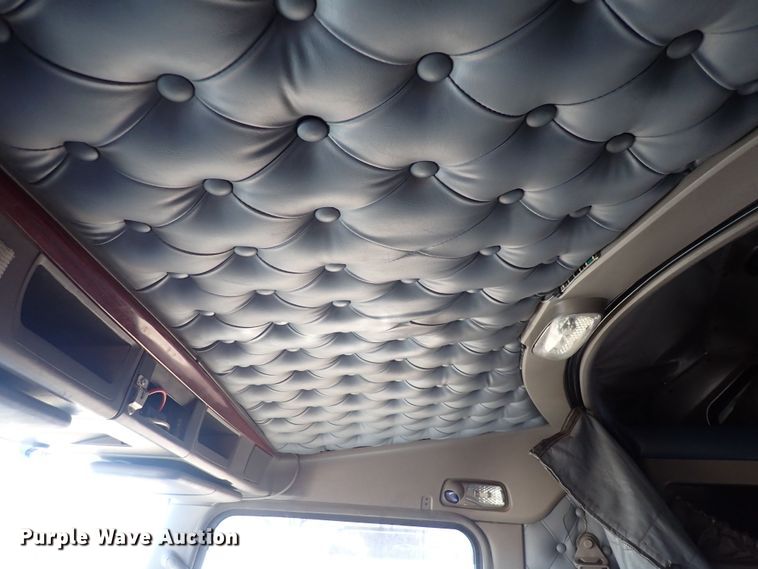 image for item DQ4997 2007 Kenworth T600  semi truck