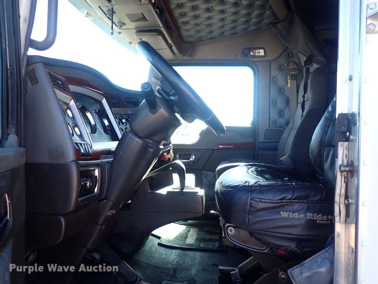 image for item DQ4997 2007 Kenworth T600  semi truck