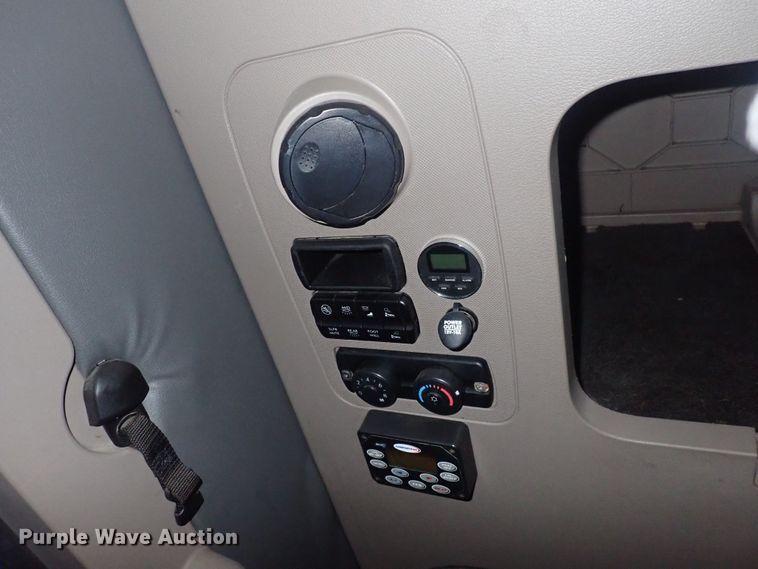 image for item DQ5032 2016 Freightliner Cascadia Evolution  semi truck