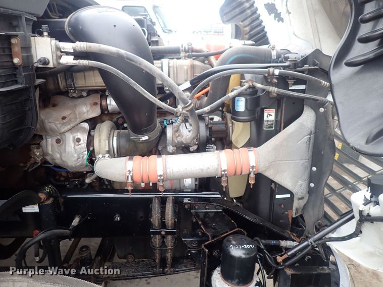 image for item DQ5032 2016 Freightliner Cascadia Evolution  semi truck