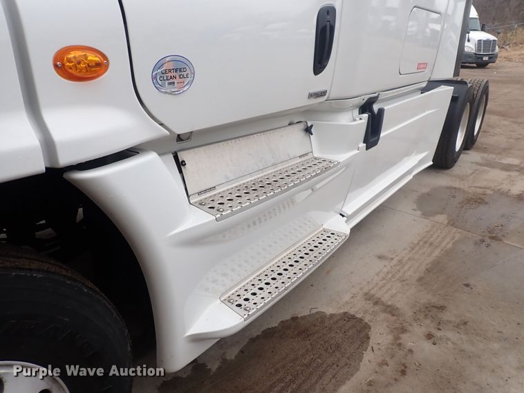 image for item DQ5032 2016 Freightliner Cascadia Evolution  semi truck