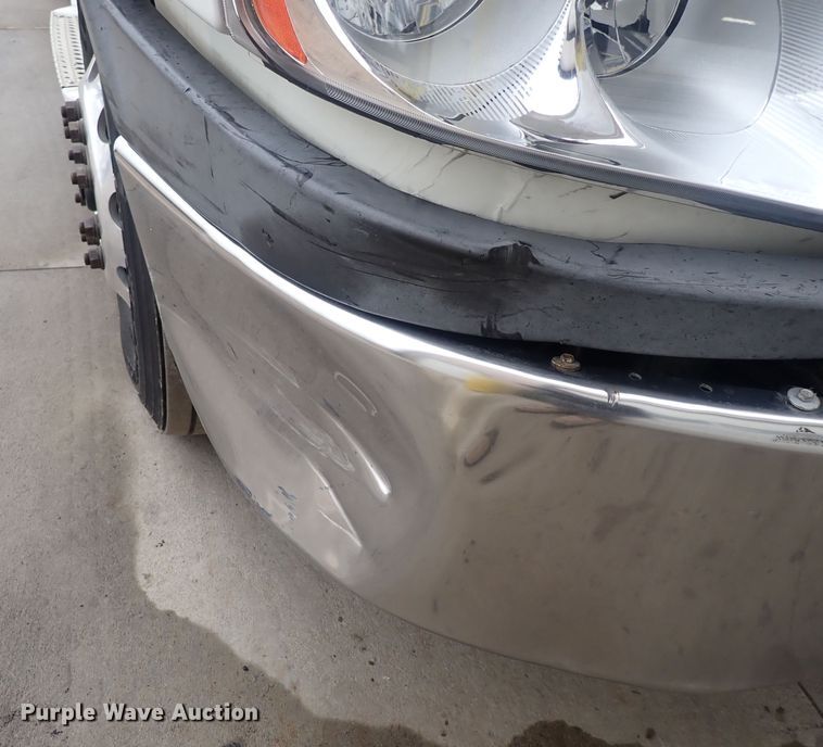 image for item DQ5032 2016 Freightliner Cascadia Evolution  semi truck