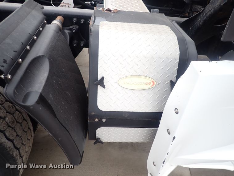 image for item DQ5032 2016 Freightliner Cascadia Evolution  semi truck