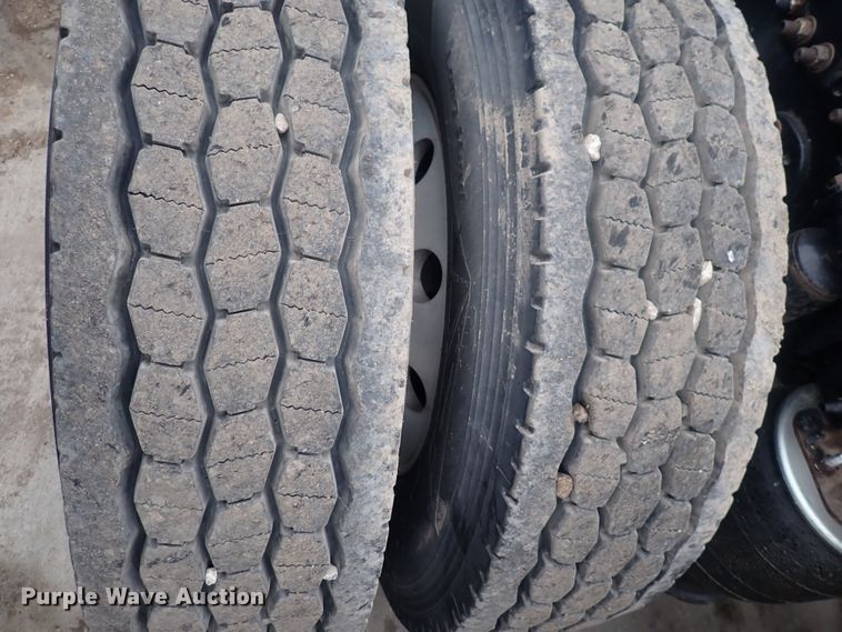 image for item DQ5032 2016 Freightliner Cascadia Evolution  semi truck