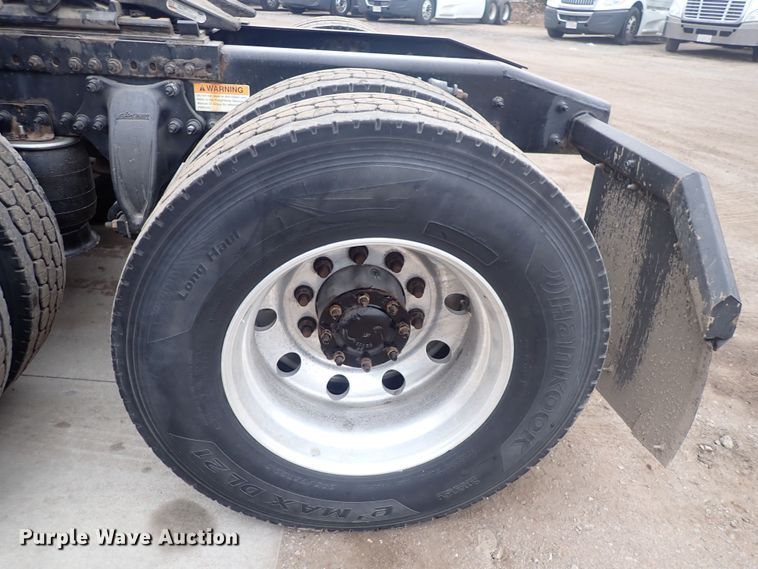 image for item DQ5032 2016 Freightliner Cascadia Evolution  semi truck