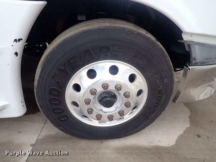 image for item DQ5032 2016 Freightliner Cascadia Evolution  semi truck